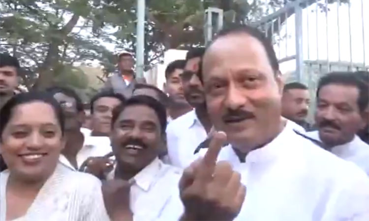 மராட்டிய துணை முதல்-மந்திரியும், பாராமதி சட்டசபை... ... சட்டசபை தேர்தல்: 5 மணி நிலவரம்.. மராட்டியம்-58.22, ஜார்கண்ட்-67.59 சதவீத வாக்குப்பதிவு