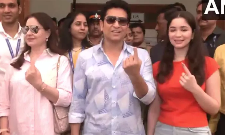 சச்சின் டெண்டுல்கர் வாக்களித்தார்மராட்டியத்தில்... ... சட்டசபை தேர்தல்: 5 மணி நிலவரம்.. மராட்டியம்-58.22, ஜார்கண்ட்-67.59 சதவீத வாக்குப்பதிவு