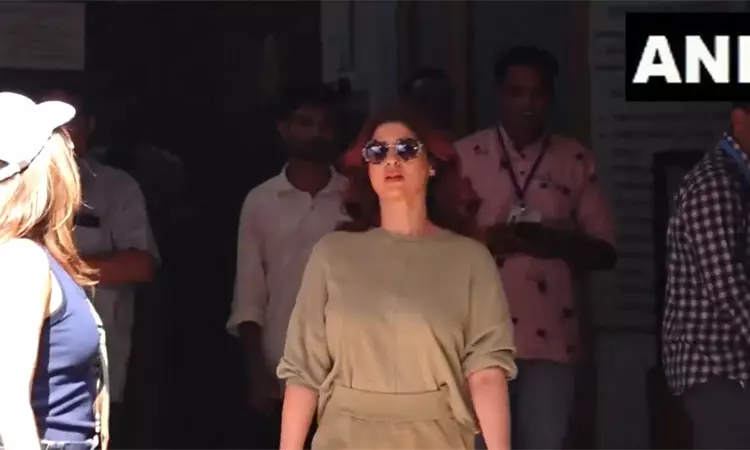 மராட்டிய சட்டசபை தேர்தல்: மும்பையில் உள்ள... ... சட்டசபை தேர்தல்: 5 மணி நிலவரம்.. மராட்டியம்-58.22, ஜார்கண்ட்-67.59 சதவீத வாக்குப்பதிவு