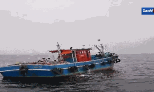 கேரளா: அனுமதியின்றி கடலில் படப்பிடிப்பு - 2 படகுகளை பறிமுதல் செய்த கடலோர காவல் படை கேரளா: அனுமதியின்றி கடலில் படப்பிடிப்பு - 2 படகுகளை பறிமுதல் செய்த கடலோர காவல் படை