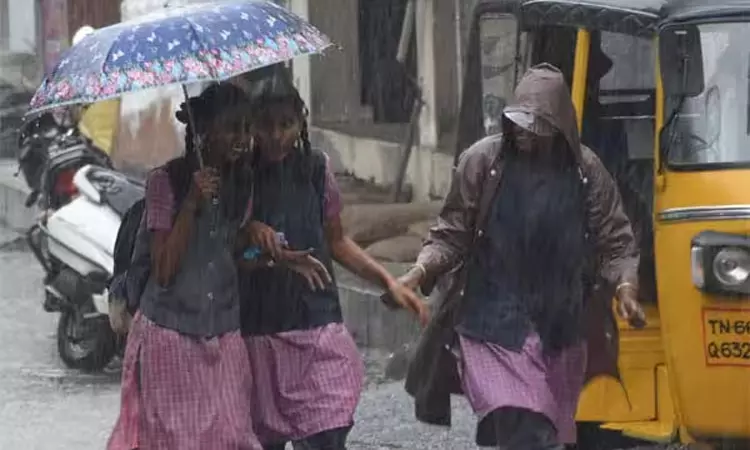 புதுக்கோட்டை - 3 மணிக்கு பின் பள்ளிகளுக்கு விடுமுறை புதுக்கோட்டை - 3 மணிக்கு பின் பள்ளிகளுக்கு விடுமுறை