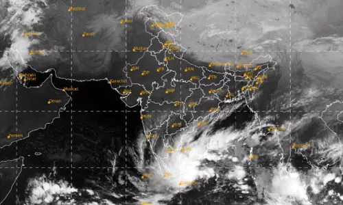 வேகமெடுத்த காற்றழுத்த தாழ்வு மண்டலம்.. இன்று புயலாக உருவாகிறது