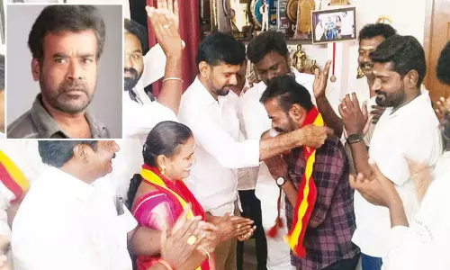 தமிழக வெற்றிக் கழகத்தில் இணைந்தார் நடிகர் சாப்ளின் பாலு