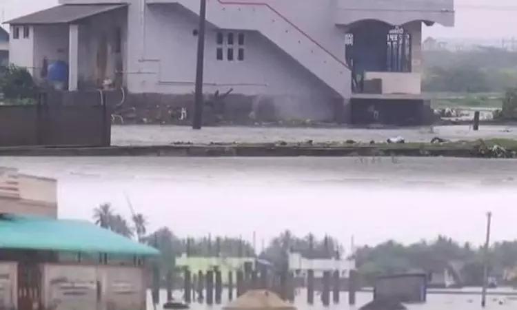 திருவாரூர், நாகை உள்ளிட்ட பகுதிகளில் தொடர்ந்து... ... வங்கக்கடலில் புயல் உருவாவதில் தாமதம் திருவாரூர், நாகை உள்ளிட்ட பகுதிகளில் தொடர்ந்து... ... வங்கக்கடலில் புயல் உருவாவதில் தாமதம்