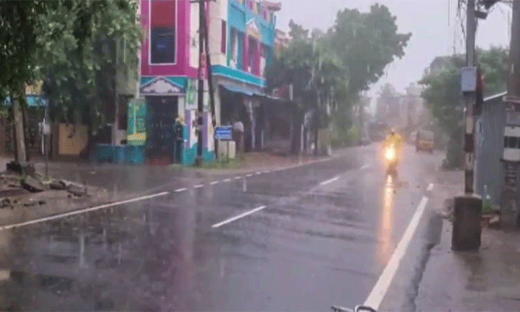 நாகையில் மீண்டும் தொடங்கிய கனமழை நாகப்பட்டினம்... ... சென்னையில் நள்ளிரவில் வெளுத்து வாங்கிய மழை நாகையில் மீண்டும் தொடங்கிய கனமழை நாகப்பட்டினம்... ... சென்னையில் நள்ளிரவில் வெளுத்து வாங்கிய மழை