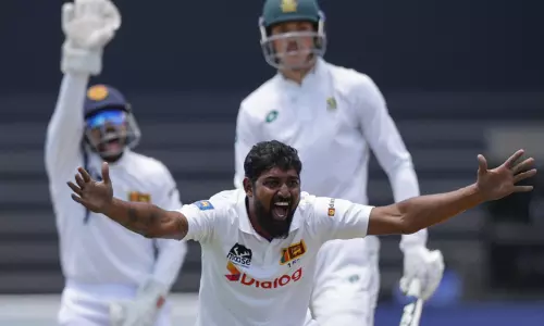 டெஸ்ட் கிரிக்கெட்: மாபெரும் சாதனை பட்டியலில் 2-வது இடம் பிடித்த பிரபாத் ஜெயசூர்யா