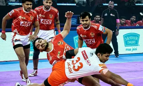 புரோ கபடி லீக்;  குஜராத் அணியை வீழ்த்தி புனேரி பால்டன் வெற்றி