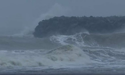 சென்னை - ஆர்ப்பரிக்கும் கடல் சென்னை - ஆர்ப்பரிக்கும் கடல்