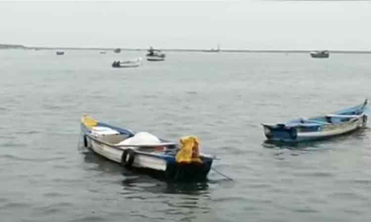 தூத்துக்குடி: நடுக்கடலில் மாயமான 6 மீனவர்கள் மீட்பு