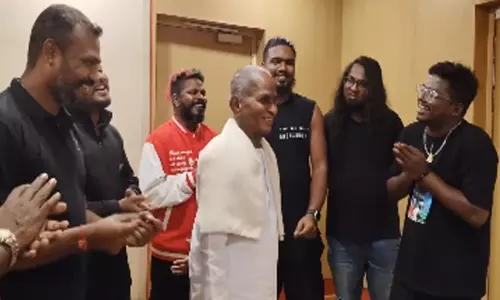 இளையராஜாவை சந்தித்து ஆசி பெற்ற பாடகர் தெருக்குரல் அறிவு