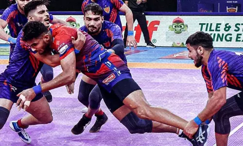 புரோ கபடி லீக்: தபாங் டெல்லி - உ.பி. யோத்தாஸ் ஆட்டம் டிரா