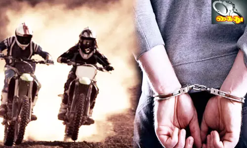 மோட்டார் சைக்கிளில் சாகசத்தில் ஈடுபட்ட 12 பேர் கைது