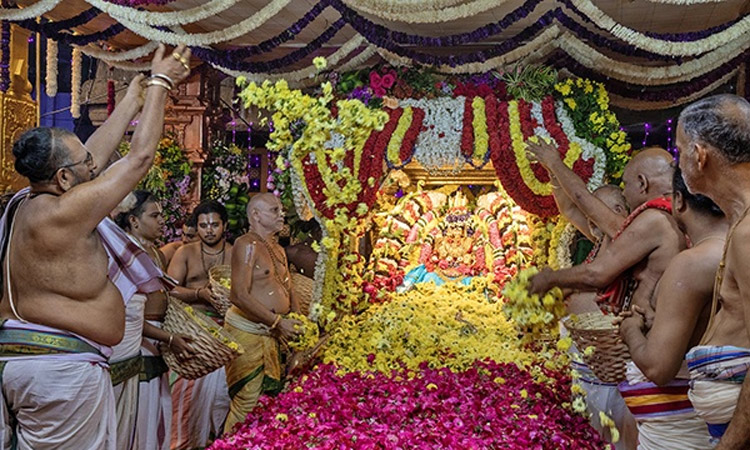 திருச்சானூர் பத்மாவதி தாயாருக்கு 4 டன் மலர்களால் புஷ்ப யாகம்