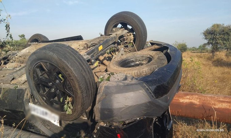 புனேவில் நடந்த கார் விபத்தில் 2 பயிற்சி விமானிகள் பலி