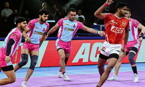 புரோ கபடி லீக்; குஜராத் ஜெயண்ட்ஸை வீழ்த்திய ஜெய்ப்பூர் பிங்க் பாந்தர்ஸ்