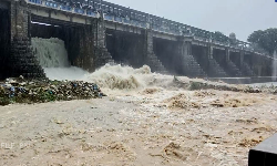 பூண்டி ஏரியில் உபரிநீர் திறப்பு அதிகரிப்பு பூண்டி ஏரியில் உபரிநீர் திறப்பு அதிகரிப்பு