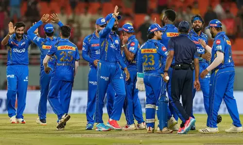 ஐ.பி.எல்: மும்பை இந்தியன்ஸ் பீல்டிங் பயிற்சியாளராக இங்கிலாந்து முன்னாள் வீரர் நியமனம்