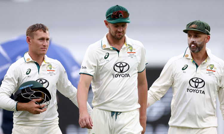 பிரிஸ்பேன் டெஸ்ட்; 4ம் நாள் ஆட்டத்தில் பாதியில் விலகிய ஹேசில்வுட் - காரணம் என்ன..?