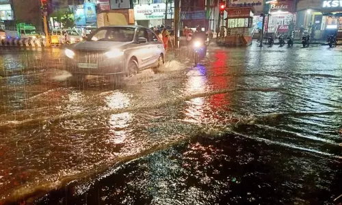 8 மாவட்டங்களில் நள்ளிரவு 1 மணிவரை மழைக்கு வாய்ப்பு