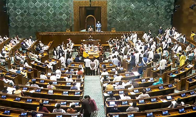 எதிர்க்கட்சிகள் அமளி: நாடாளுமன்ற இரு அவைகளும் ஒத்திவைப்பு