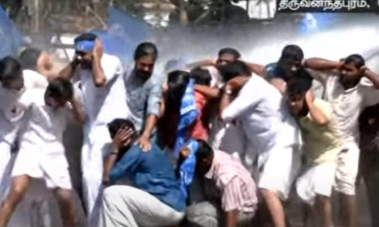 கேரளாவில் வினாத்தாள் வெளியான விவகாரத்தில்... ... இன்றைய முக்கிய செய்திகள் சில வரிகளில்.. 19-12-2024 கேரளாவில் வினாத்தாள் வெளியான விவகாரத்தில்... ... இன்றைய முக்கிய செய்திகள் சில வரிகளில்.. 19-12-2024