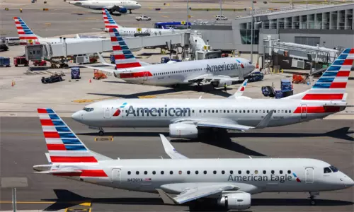 அமெரிக்கா முழுவதும் அமெரிக்கன் ஏர்லைன்ஸ் விமானங்கள் தரையிறக்கம் - பரபரப்பு சம்பவம்