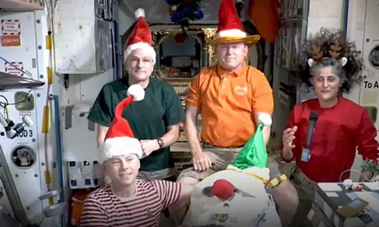 சர்வதேச விண்வெளி மையத்தில் கிறிஸ்துமஸ் கொண்டாடி... ... 25-12-2024: இன்றைய முக்கிய செய்திகள் சில வரிகளில் சர்வதேச விண்வெளி மையத்தில் கிறிஸ்துமஸ் கொண்டாடி... ... 25-12-2024: இன்றைய முக்கிய செய்திகள் சில வரிகளில்