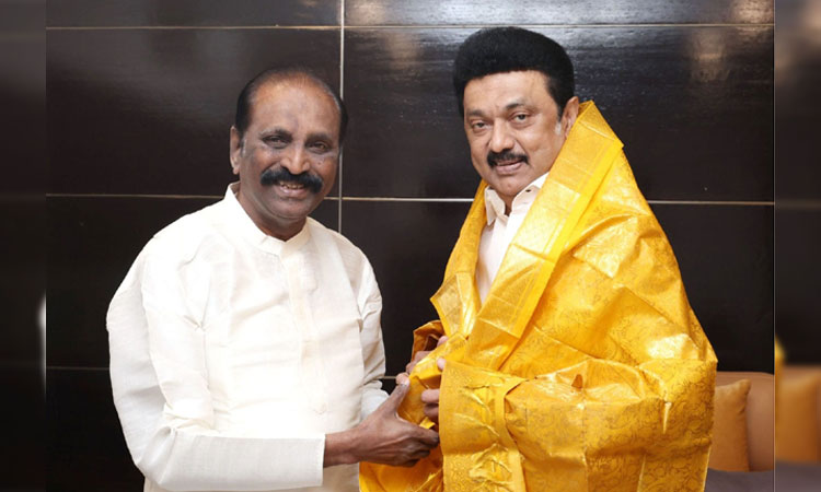 முதல்-அமைச்சர் மு.க.ஸ்டாலினை இந்தியாவே திரும்பி பார்த்து வாழ்த்துகிறது: வைரமுத்து பேச்சு