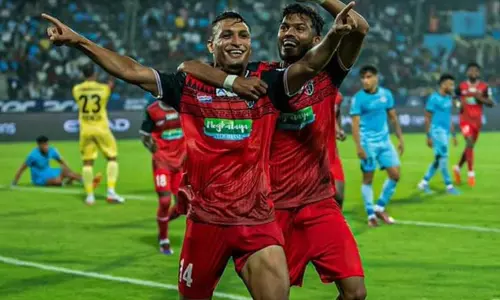 ஐ.எஸ்.எல். கால்பந்து: மும்பை அணியை வீழ்த்தி நார்த் ஈஸ்ட் யுனைடெட் அணி வெற்றி
