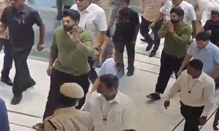 கூட்ட நெரிசலில் சிக்கி படுகாயமடைந்த சிறுவனை மருத்துவமனையில் சந்தித்த அல்லு அர்ஜுன்