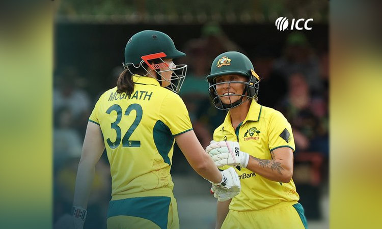 மகளிர் ஆஷஸ் தொடர்; முதல் ஒருநாள் போட்டியில் இங்கிலாந்தை வீழ்த்திய ஆஸ்திரேலியா