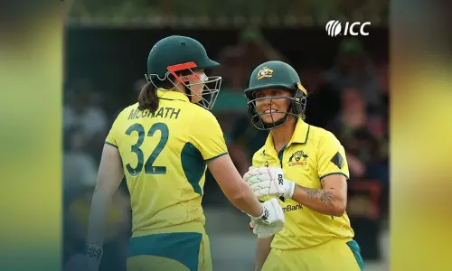 மகளிர் ஆஷஸ் தொடர்; முதல் ஒருநாள் போட்டியில் இங்கிலாந்தை வீழ்த்திய ஆஸ்திரேலியா