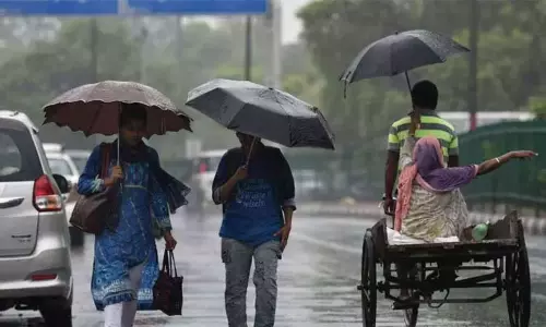 கீழடுக்கு சுழற்சி: தமிழகத்தில் மழை நீடிக்கும் - வானிலை ஆய்வு மையம்