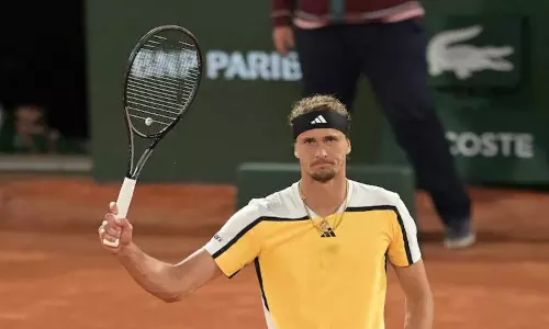 ஆஸ்திரேலியா ஓபன் டென்னிஸ்: ஸ்வரேவ் 4-வது சுற்றுக்கு முன்னேற்றம் ஆஸ்திரேலியா ஓபன் டென்னிஸ்: ஸ்வரேவ் 4-வது சுற்றுக்கு முன்னேற்றம்