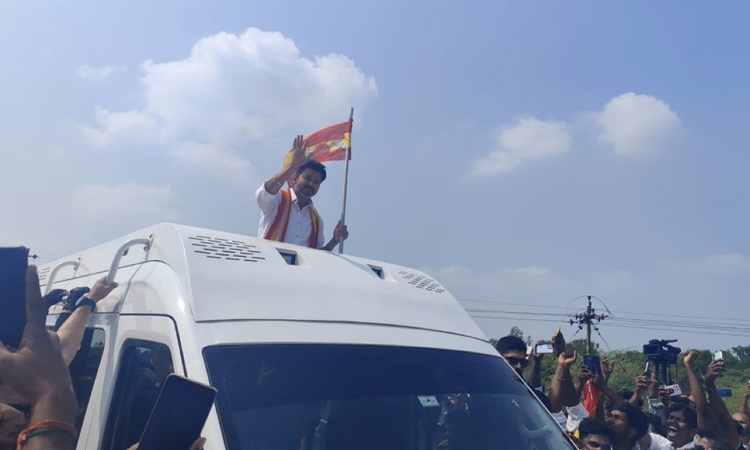 பரந்தூரில் தவெக தலைவர் விஜய் ; போராட்டக்குழுவினர் வரவேற்பு