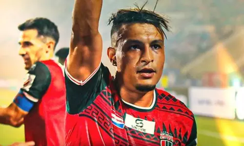 ஐ.எஸ்.எல். கால்பந்து;  ஐதராபாத் அணியை வீழ்த்தி நார்த் ஈஸ்ட் யுனைடெட் வெற்றி