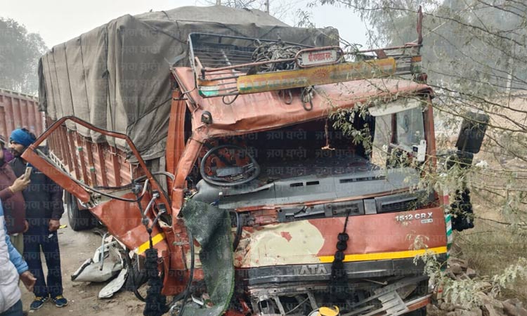 பஞ்சாப்: லாரி மீது வேன் மோதி விபத்து - 9 பேர் பலி