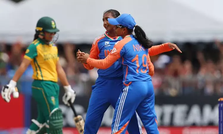 ஜூனியர் மகளிர் டி20 உலகக்கோப்பை இறுதிப்போட்டி:  இந்தியாவுக்கு எளிய இலக்கு நிர்ணயித்த தென் ஆப்பிரிக்கா