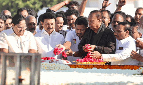 அண்ணாவின் புகழ்  ஓங்கட்டும்: துணை முதல்-அமைச்சர் உதயநிதி ஸ்டாலின்