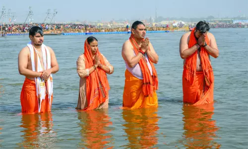 திரிவேணி சங்கமத்தில் புனித நீராடிய ராஜஸ்தான் முதல்-மந்திரி