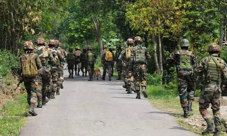 மணிப்பூர்:  தடை செய்யப்பட்ட இயக்க பயங்கரவாதிகள் 9 பேர் கைது