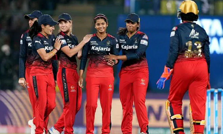மகளிர் பிரீமியர் லீக்: நட்சத்திர வீராங்கனை விலகல்.. பெங்களூரு அணிக்கு பலத்த பின்னடைவு
