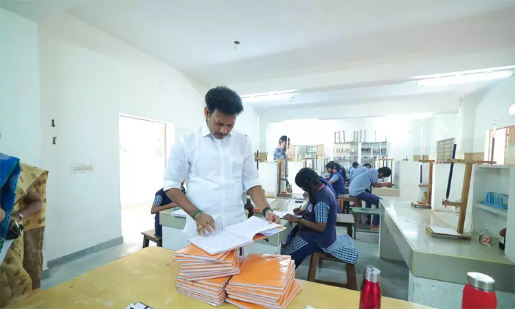 எம்மிடமிருந்து பறித்துக்கொண்டதைக் கேட்கிறோம்; பிச்சையல்ல - அன்பில் மகேஷ் பொய்யாமொழி