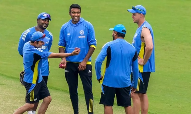 சாம்பியன்ஸ் டிராபி: தாயகம் திரும்பிய இந்திய அணியின் பந்துவீச்சு பயிற்சியாளர்.. காரணம் என்ன..?