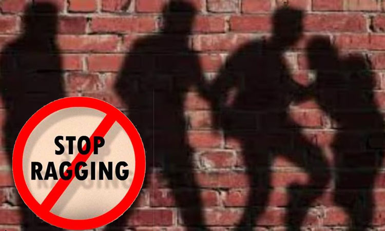 எச்சில் துப்பிய தண்ணீர்... திருவனந்தபுரம் அரசு கலைக்கல்லூரியில் ராகிங்; 7 மாணவர்கள் இடைநீக்கம்