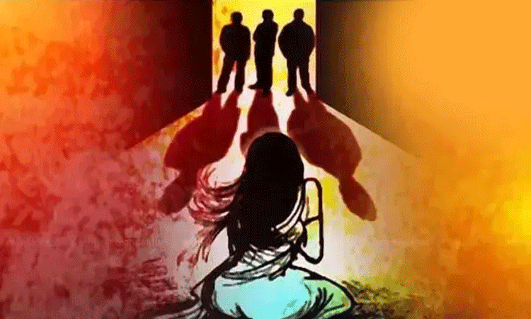 இளம்பெண் கூட்டு பாலியல் பலாத்காரம்: கணவன், குழந்தை கண்முன்னே நடந்த கொடூரம் இளம்பெண் கூட்டு பாலியல் பலாத்காரம்: கணவன், குழந்தை கண்முன்னே நடந்த கொடூரம்