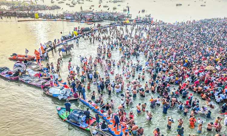 மகா கும்பமேளா: 50 லட்சம் நேபாள பக்தர்கள் திரிவேணி சங்கமத்தில் புனித நீராடல்