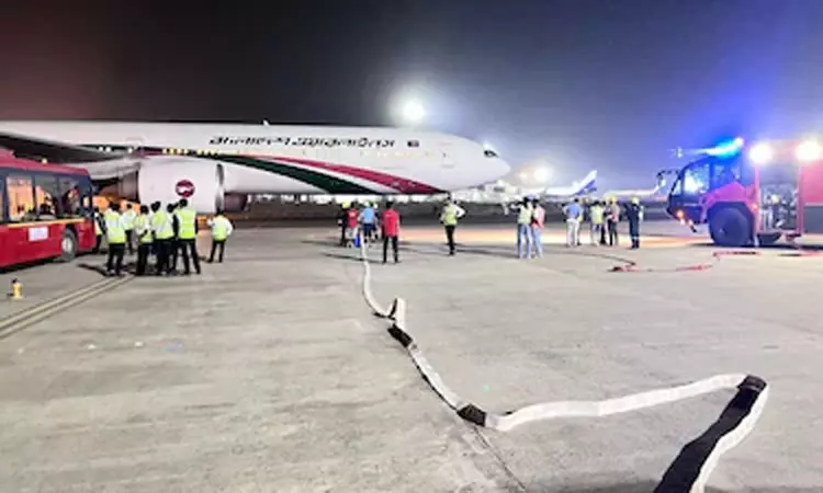 வங்காளதேச விமானம் நாக்பூரில் அவசரமாக தரையிறக்கம் வங்காளதேச விமானம் நாக்பூரில் அவசரமாக தரையிறக்கம்