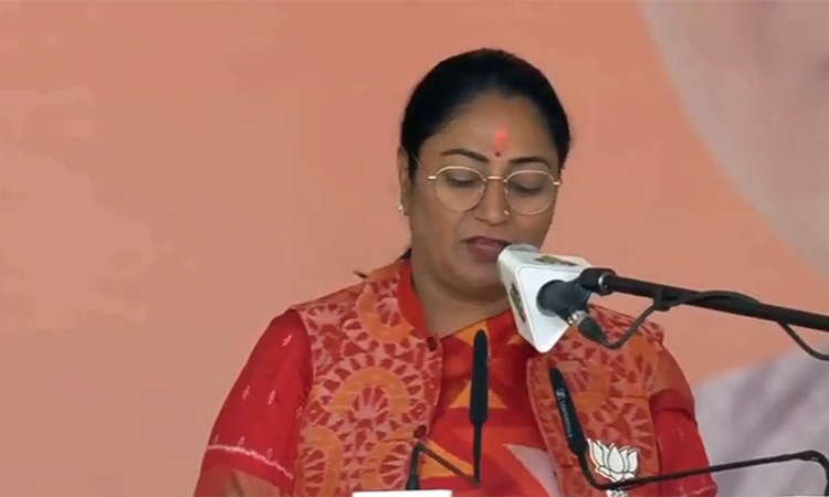 டெல்லி முதல் மந்திரியாக பதவியேற்றார் ரேகா குப்தா