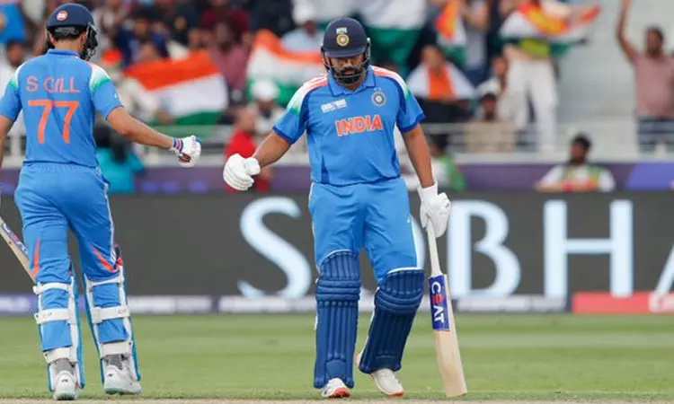 சர்வதேச ஒருநாள் போட்டிகளில் புதிய மைல் கல்லை எட்டிய ரோகித் சர்மா